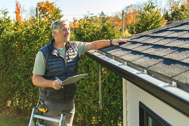 Professional Roofing technician working in Richmond, MI